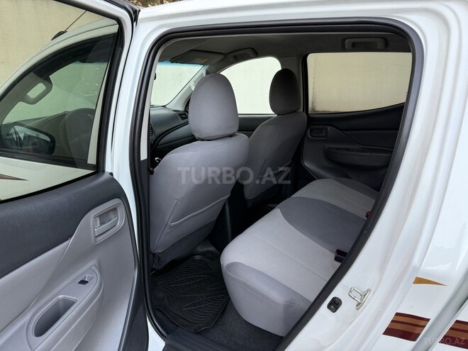 Mitsubishi L200 2017, 154,600 km - 2.5 l - Bakı