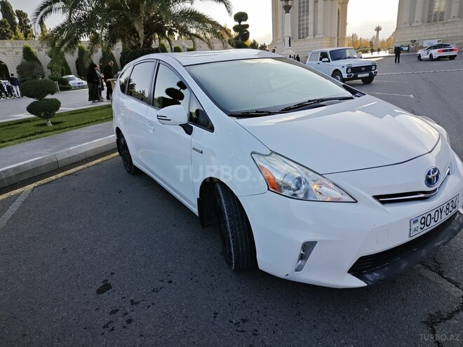 Toyota Prius V 2012, 203,000 km - 1.8 л - Gəncə