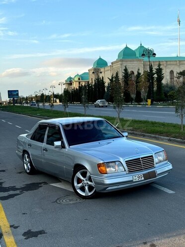 Mercedes E 220 1995, 430,266 km - 2.2 l - Bakı