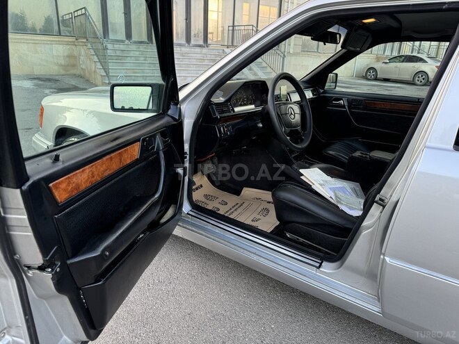 Mercedes E 220 1995, 430,266 km - 2.2 l - Bakı
