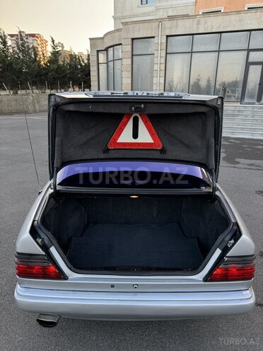 Mercedes E 220 1995, 430,266 km - 2.2 l - Bakı