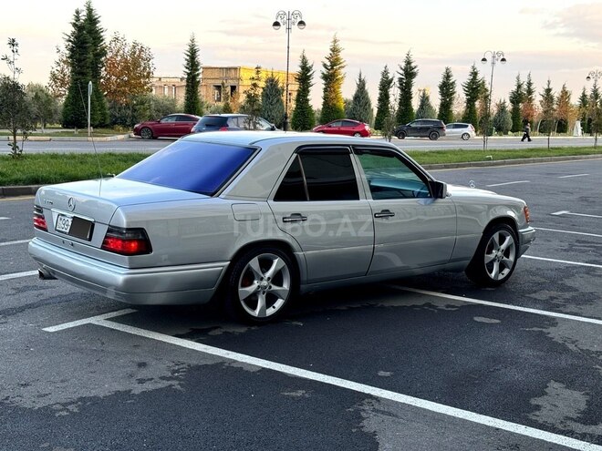 Mercedes E 220 1995, 430,266 km - 2.2 l - Bakı