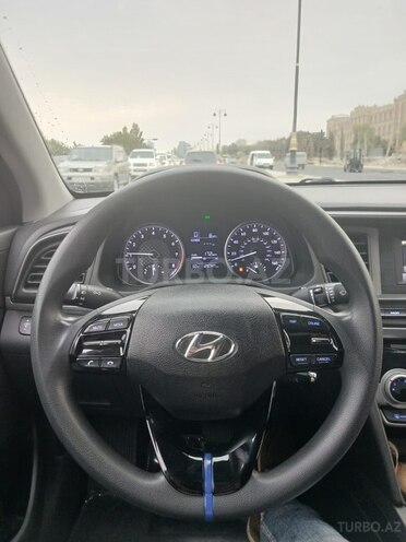 Hyundai Elantra 2019, 215,000 km - 2.0 l - Bakı