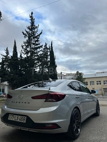 Hyundai Elantra 2019, 215,000 km - 2.0 l - Bakı