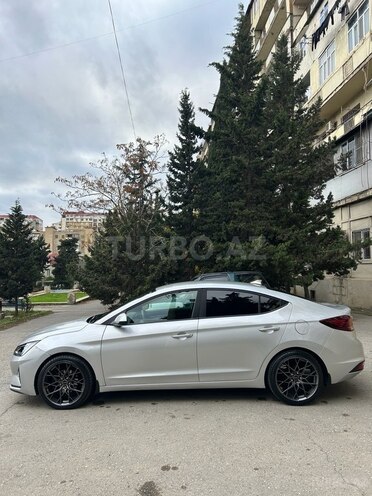 Hyundai Elantra 2019, 215,000 km - 2.0 l - Bakı