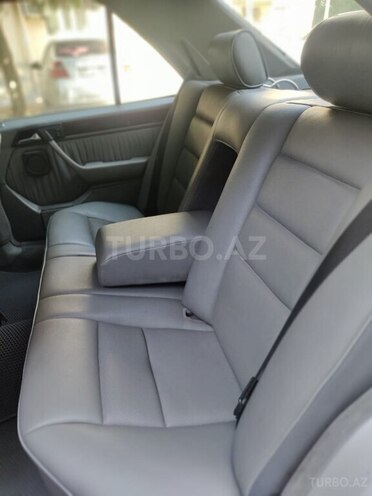 Mercedes E 300-3