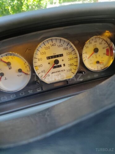 Mercedes E 300-4