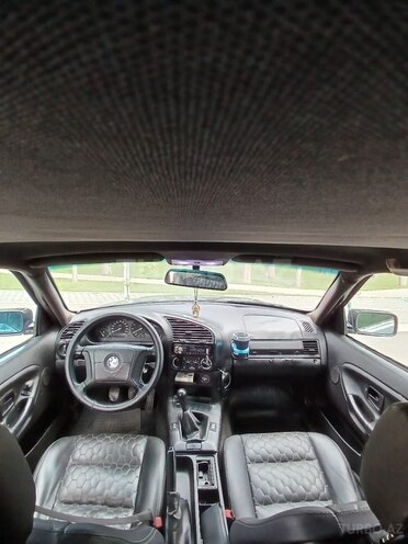 BMW 318 1994, 314,000 km - 1.8 l - Quba