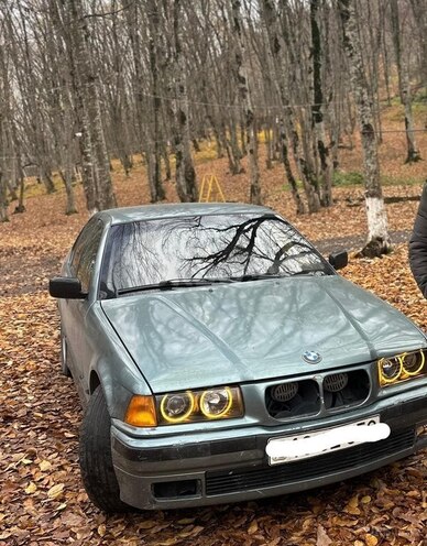 BMW 318 1994, 314,000 km - 1.8 l - Quba