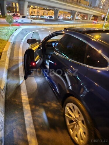 Tesla Model S-20