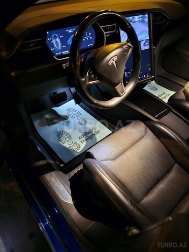 Tesla Model S-10