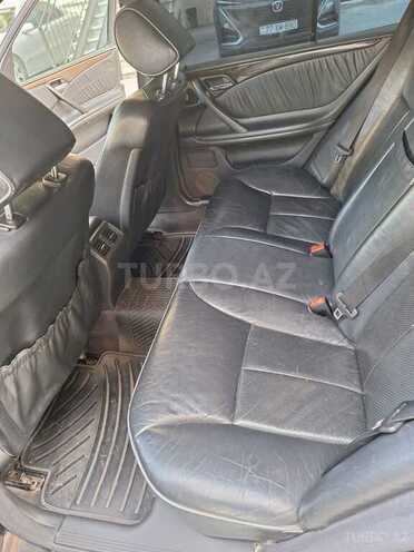 Mercedes E 240 2001, 247,000 km - 2.4 l - Bakı