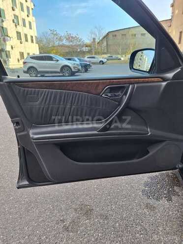 Mercedes E 240 2001, 247,000 km - 2.4 l - Bakı