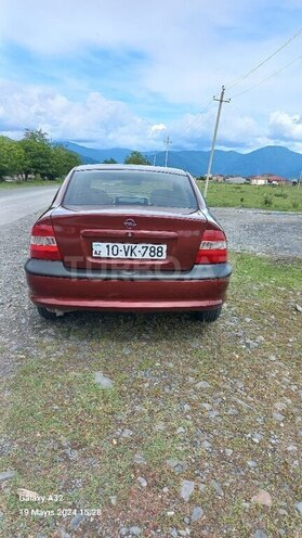 Opel Vectra 1997, 235,000 km - 2.0 l - Zaqatala