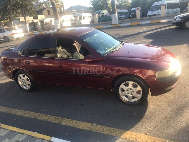 Opel Vectra 1997, 235,000 km - 2.0 l - Zaqatala