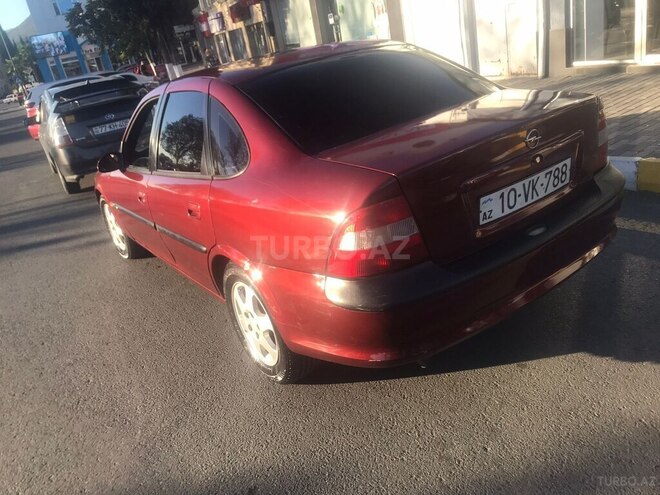 Opel Vectra 1997, 235,000 km - 2.0 l - Zaqatala
