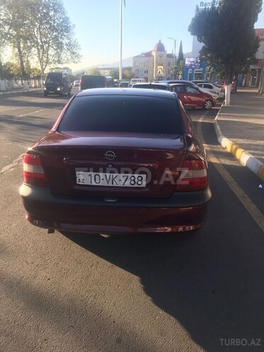 Opel Vectra 1997, 235,000 km - 2.0 l - Zaqatala