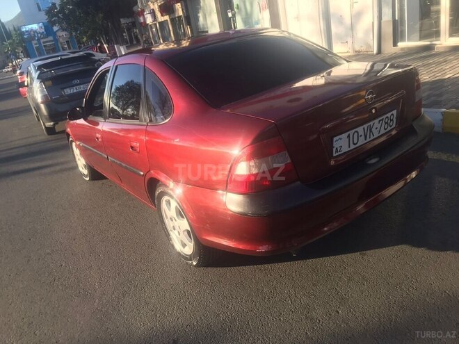 Opel Vectra 1997, 235,000 km - 2.0 l - Zaqatala