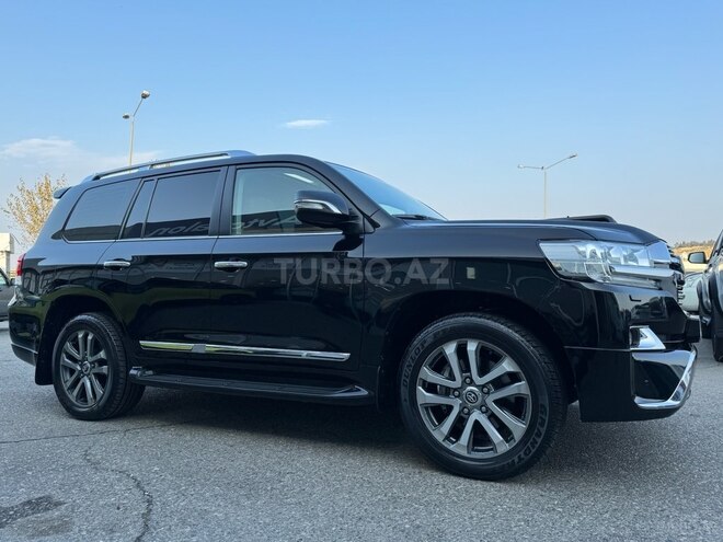 Toyota Land Cruiser-6
