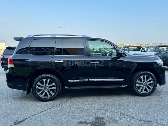 Toyota Land Cruiser-5