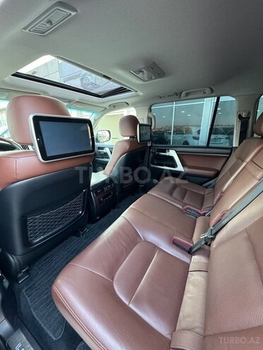 Toyota Land Cruiser-13