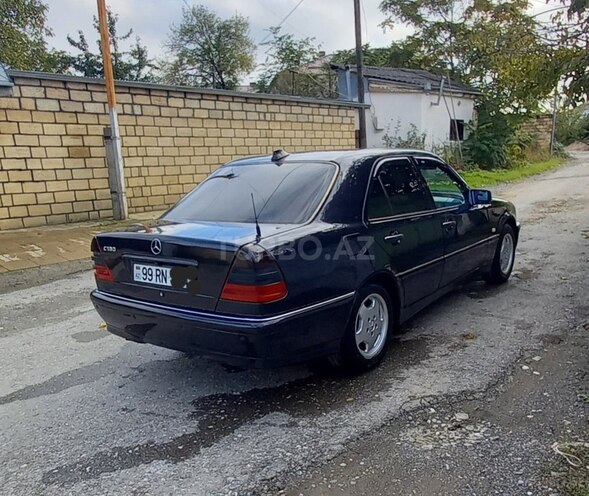 Mercedes C 180 2000, 370,000 km - 1.8 л - Quba
