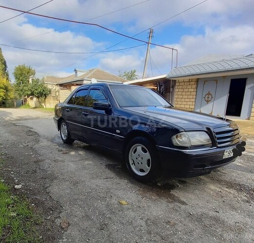 Mercedes C 180 2000, 370,000 km - 1.8 л - Quba