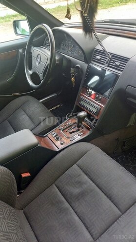 Mercedes C 180 2000, 370,000 km - 1.8 л - Quba