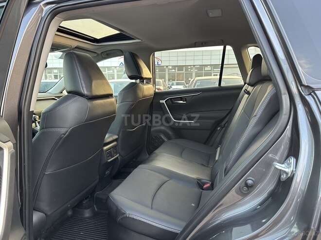 Toyota RAV4 2022, 28,000 km - 2.5 l - Bakı