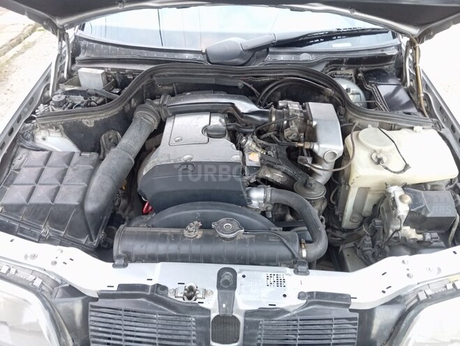 Mercedes C 180 1995, 215,648 km - 1.8 l - Qazax