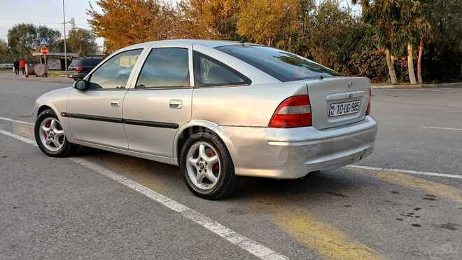Opel Vectra 1998, 373,800 km - 2.0 l - Sumqayıt