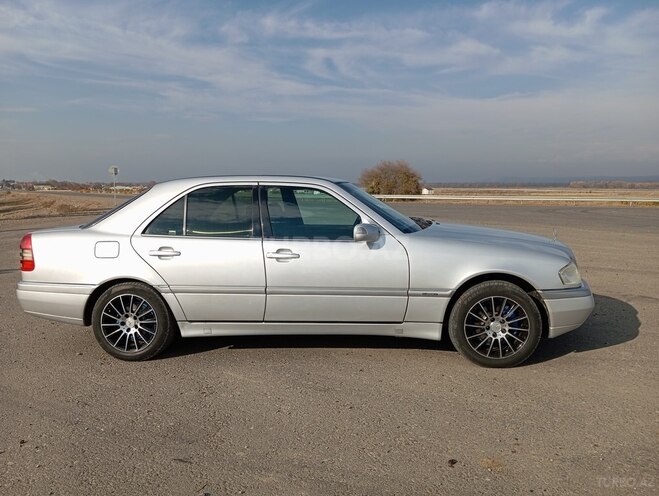 Mercedes C 180 1995, 215,648 km - 1.8 l - Qazax