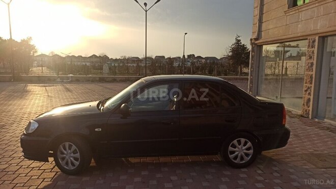 Hyundai Accent 2005, 400,000 km - 1.5 l - Şirvan