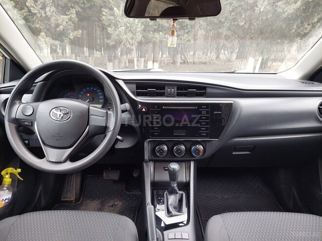 Toyota Corolla 2018, 70,900 km - 1.6 l - Bakı