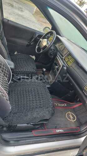 Opel Vectra 1998, 300,000 km - 2.0 л - Zaqatala
