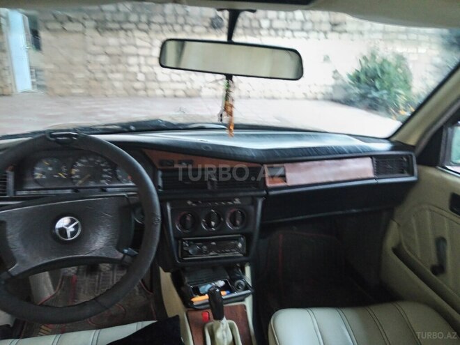 Mercedes 190 1991, 225,500 km - 2.0 л - Tovuz