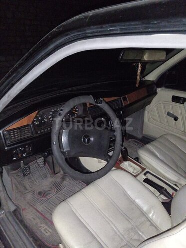 Mercedes 190 1991, 225,500 km - 2.0 л - Tovuz