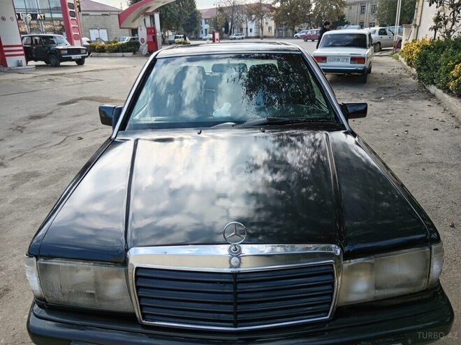 Mercedes 190 1990, 300,000 km - 1.8 л - Biləsuvar