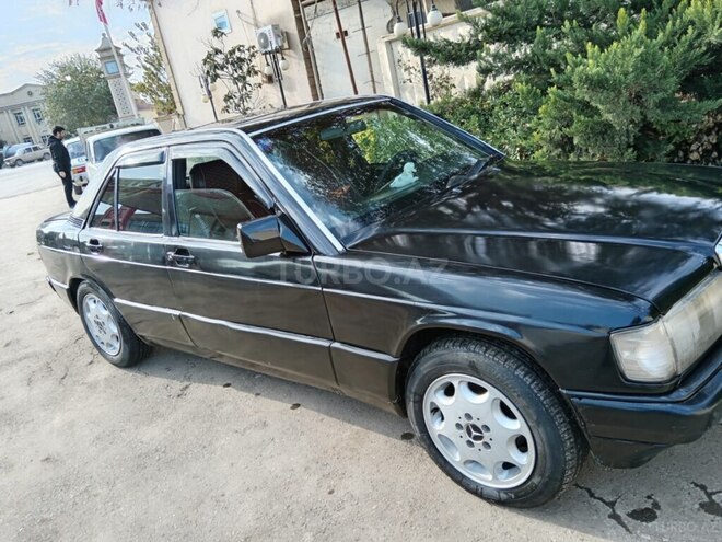 Mercedes 190 1990, 300,000 km - 1.8 л - Biləsuvar