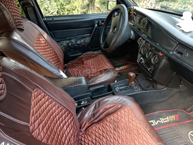 Mercedes 190 1990, 300,000 km - 1.8 л - Biləsuvar