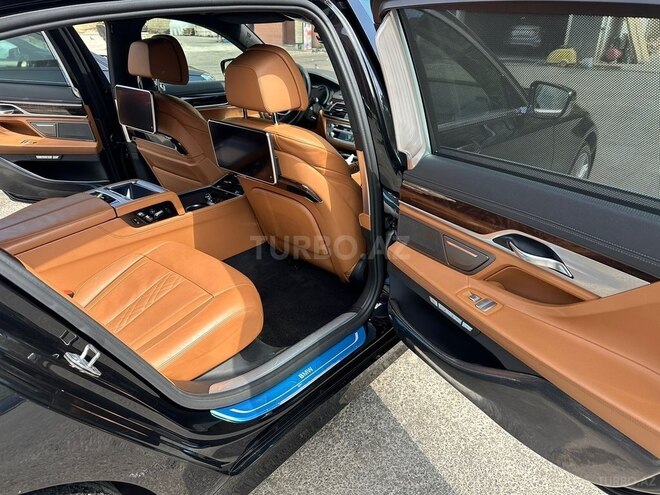 BMW 750 2018, 122,000 km - 4.4 l - Bakı