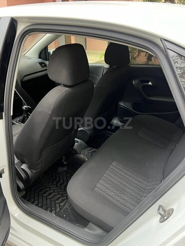 Volkswagen Polo 2018, 175,000 km - 1.6 l - Bakı