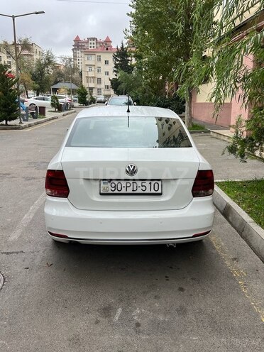 Volkswagen Polo 2018, 175,000 km - 1.6 l - Bakı