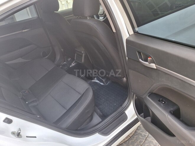 Hyundai Elantra 2017, 180,000 km - 2.0 л - Bakı
