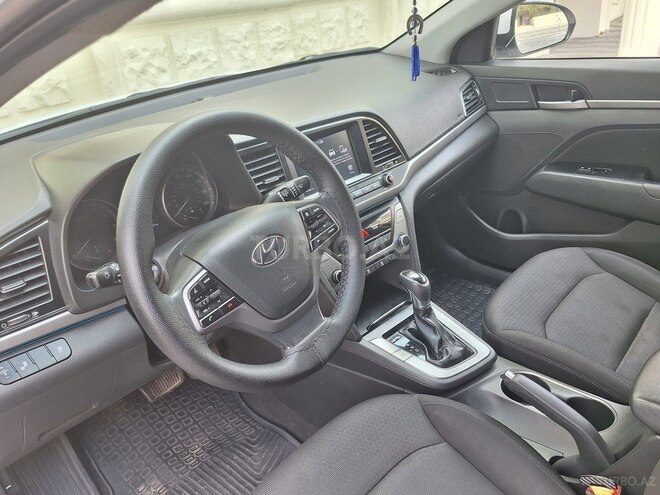 Hyundai Elantra 2017, 180,000 km - 2.0 л - Bakı