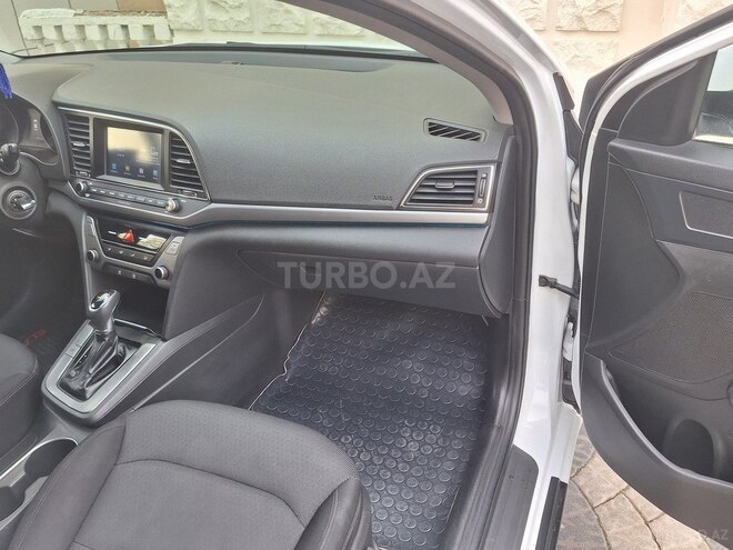 Hyundai Elantra 2017, 180,000 km - 2.0 л - Bakı