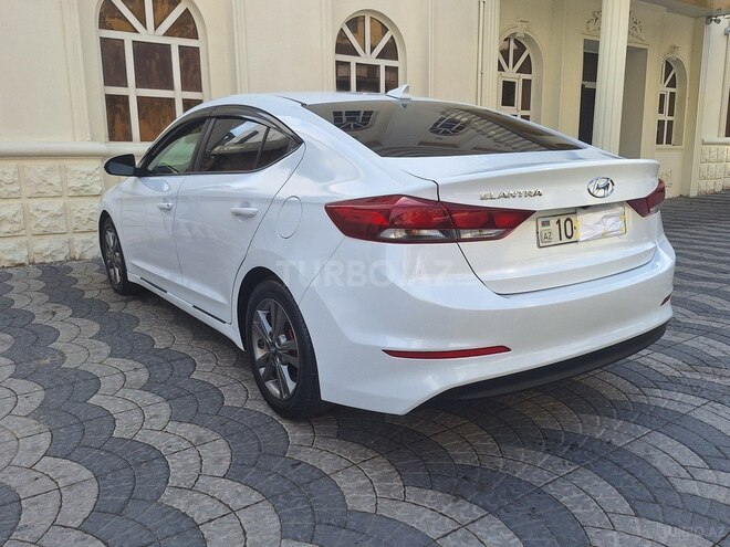 Hyundai Elantra 2017, 180,000 km - 2.0 л - Bakı