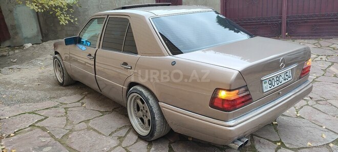Mercedes E 220 1994, 500,000 km - 2.2 l - Bakı