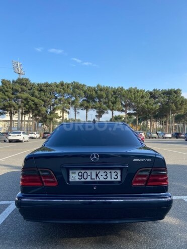 Mercedes E 240 1999, 456,000 km - 2.6 l - Sumqayıt