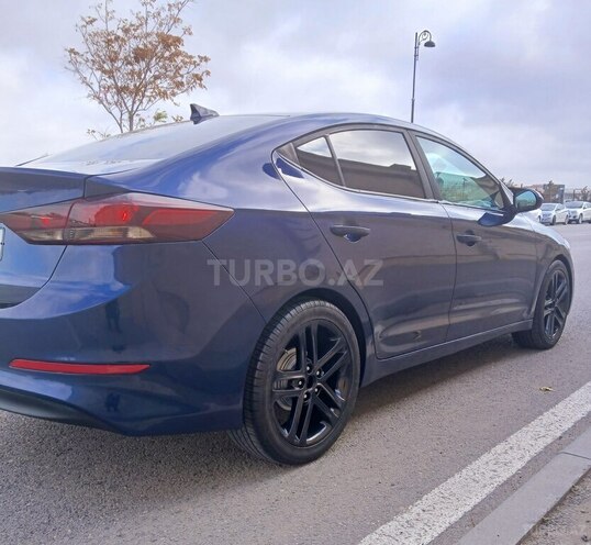 Hyundai Elantra 2017, 80,000 km - 2.0 л - Bakı